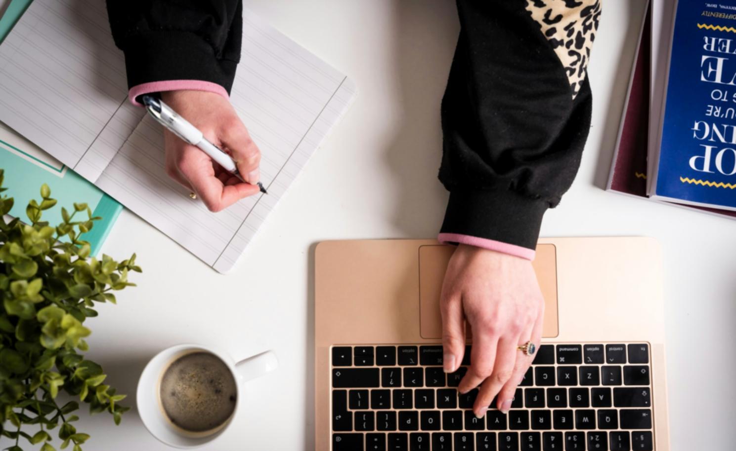 Analyse détaillée de tableaux financiers et rapports